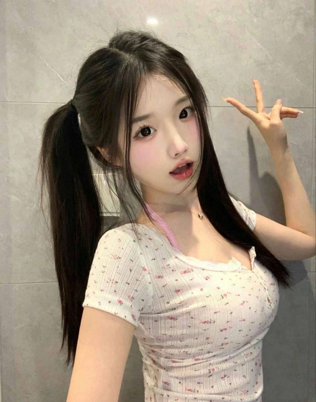 茶韵与言谈,热茶中的冷智慧